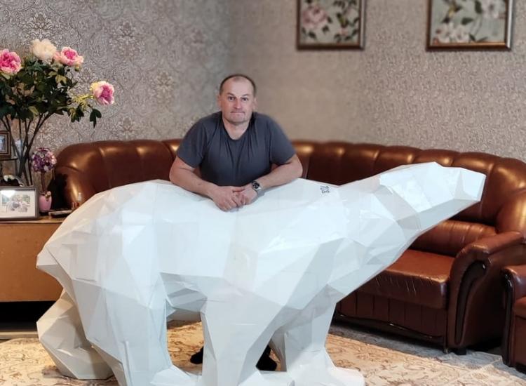 Медведь для украшения входа в ресторан