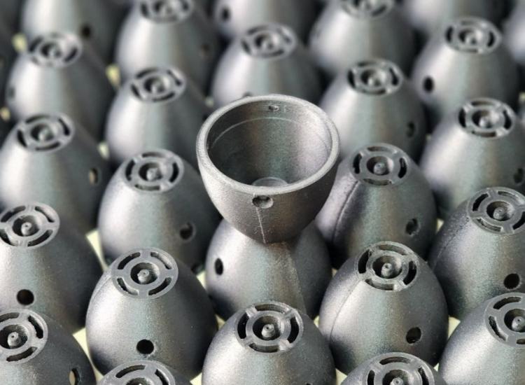 Партия корпусов из угленаполненного пластика